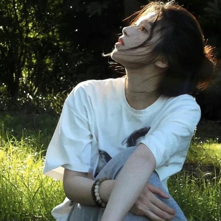 会画少年的天空